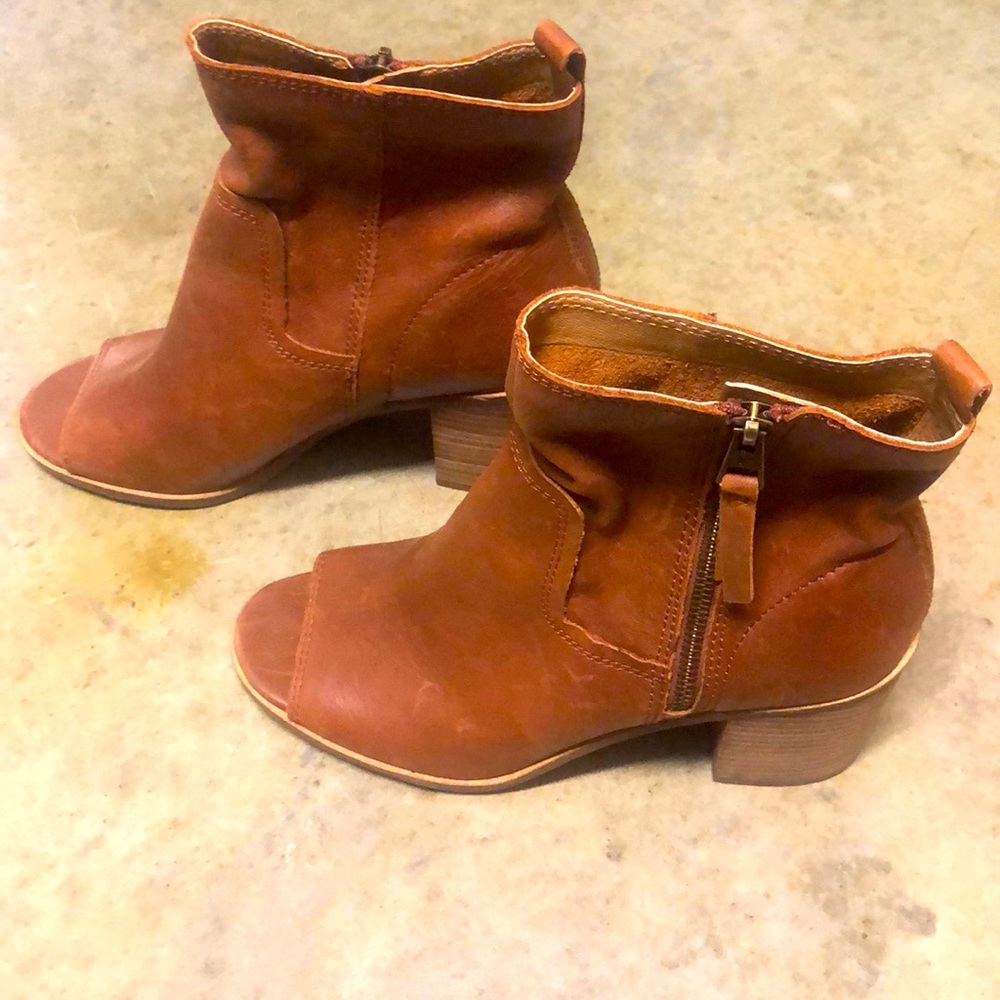 Lucky ankle boots